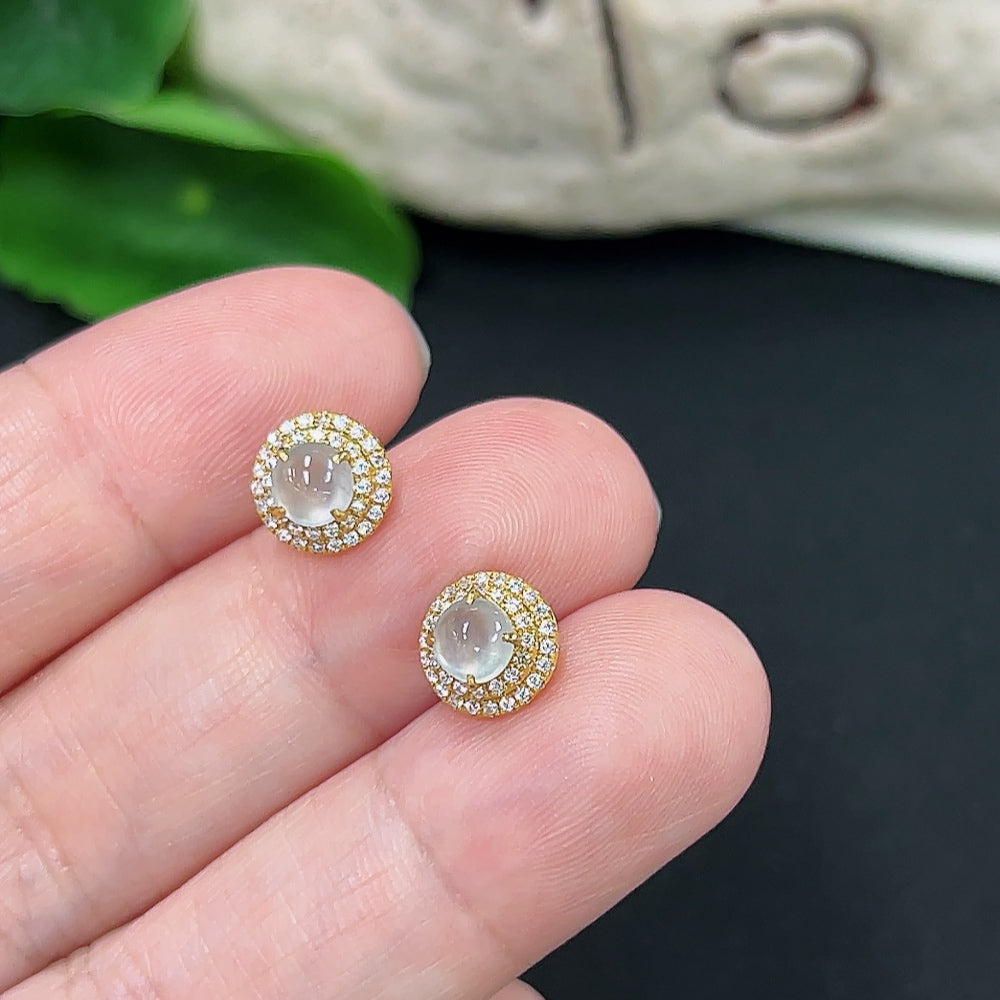 HKHQ jadeite earrings pair with 18K gold and diamond accents, featuring no imprint and a total weight of approx. 1.1g.