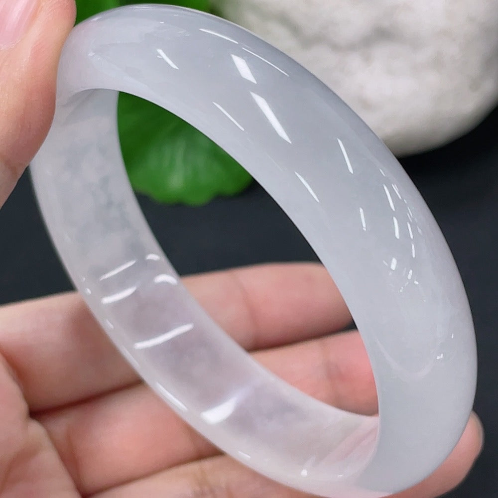 Jadeite Round Bangle