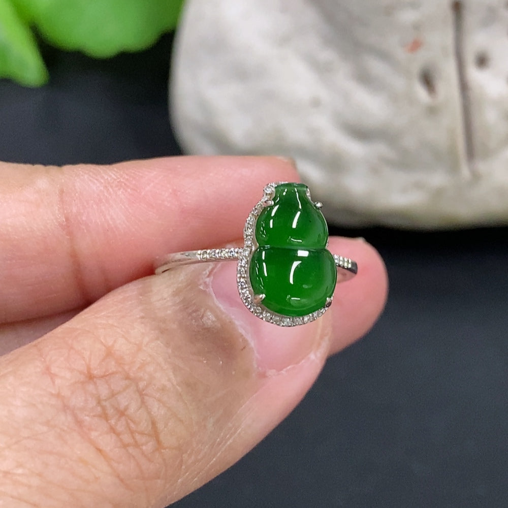 Jadeite gourd inlaid ring with 18K gold and diamond accents, elegant jewelry piece showcasing intricate craftsmanship.