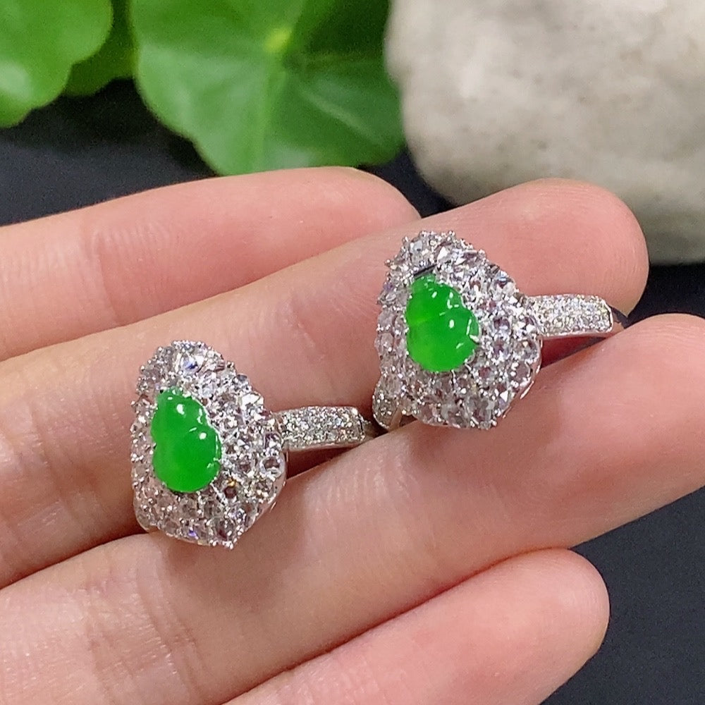 Jadeite gourd inlaid ring by HKHQ, 18k gold with diamond accents, size 14, weighing approximately 8.2g.