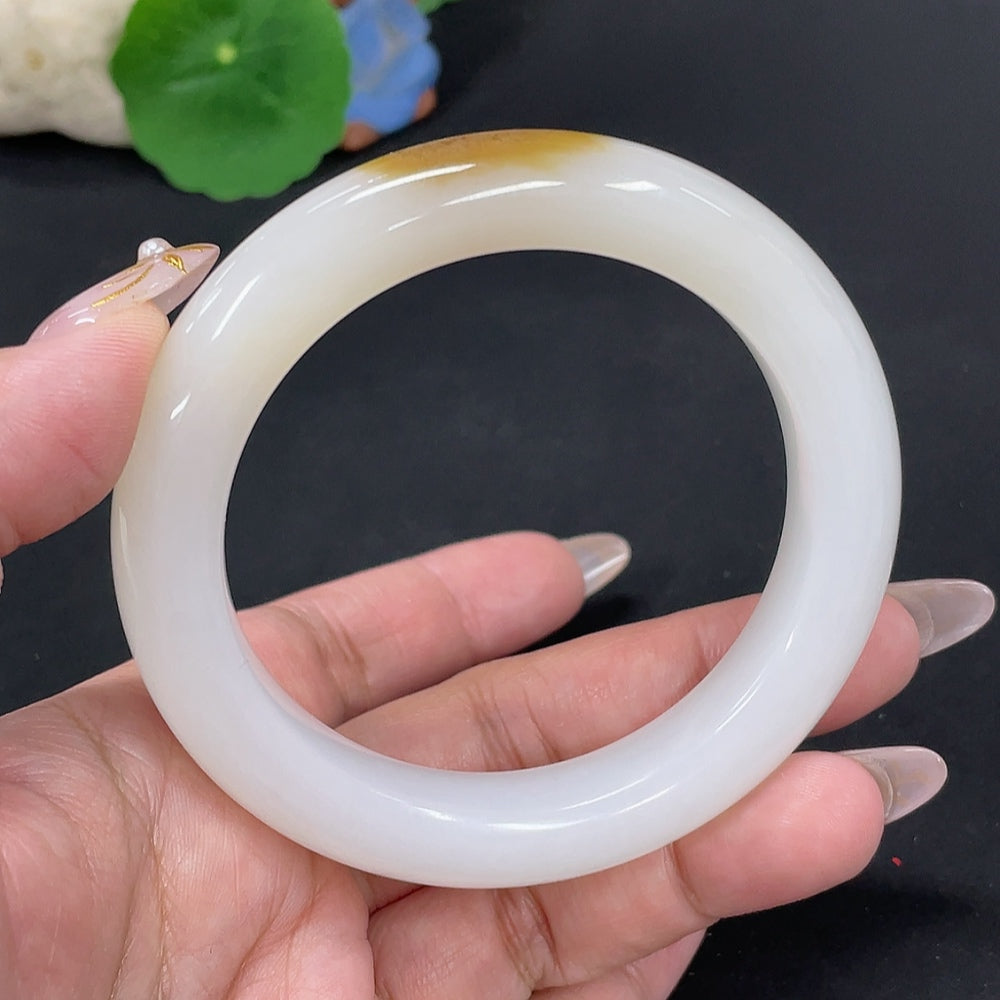 Hetian Jade Round Bracelet Size 57.9 Total Weight Approx. 63.9g Undetermined Skin Color Origin