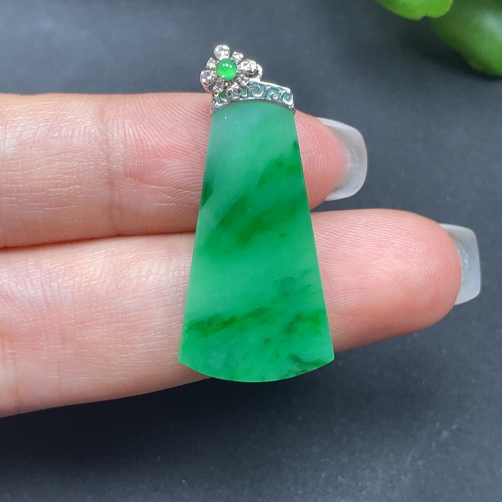 Jadeite Inlaid Pendant Plain Pendant Non-Diamond 18k Containing Other Mineral Components