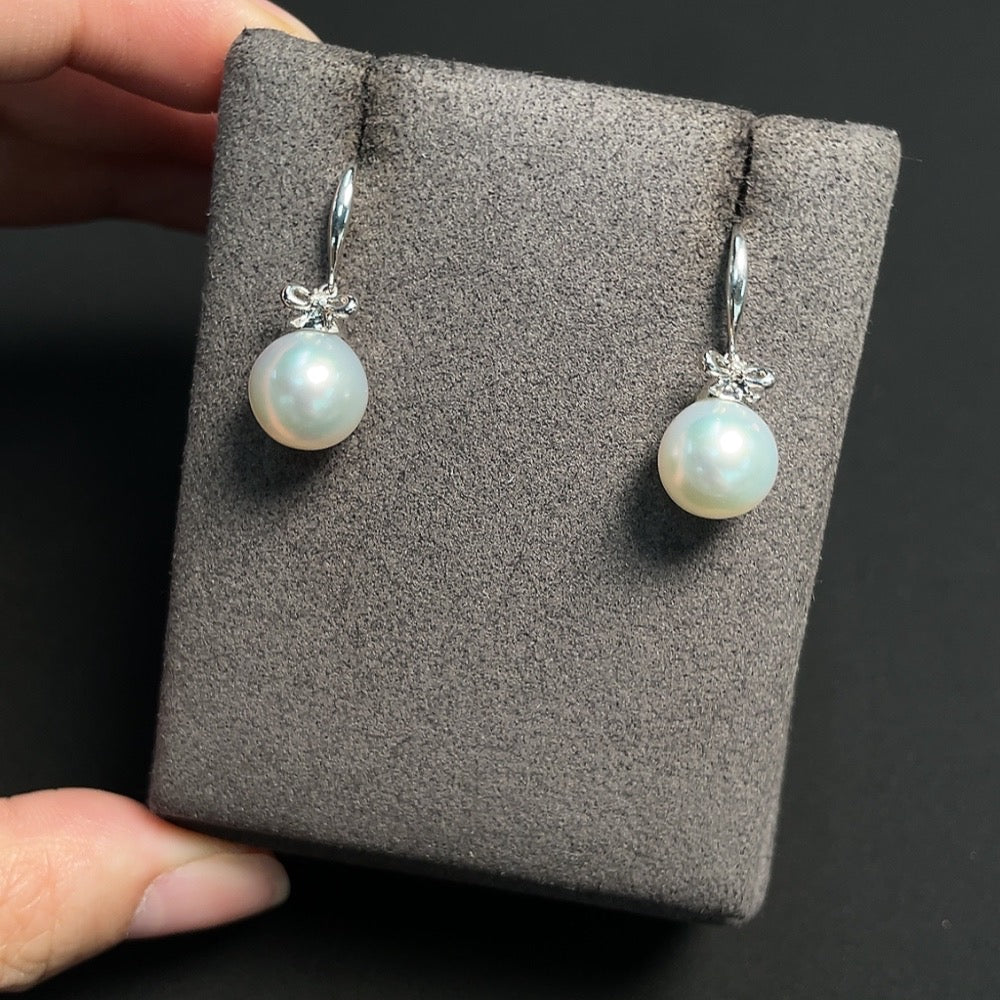 Seawater Pearl Earrings Set in 18K Gold with Diamond Accents, Approx. 9.6mm, Total Weight Approx. 4.12g