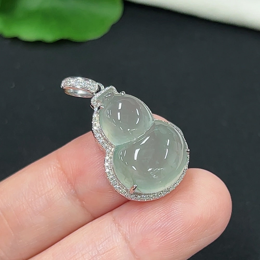 Jadeite gourd inlaid pendant with diamond accent on a necklace, 9k gold, weight approx. 4.78g, crafted by HKHQ.