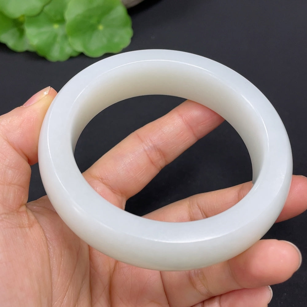 Hetian Jade Round Bracelet Size 56.3 Total Weight Approx. 88.8g Undetermined Skin Color Origin