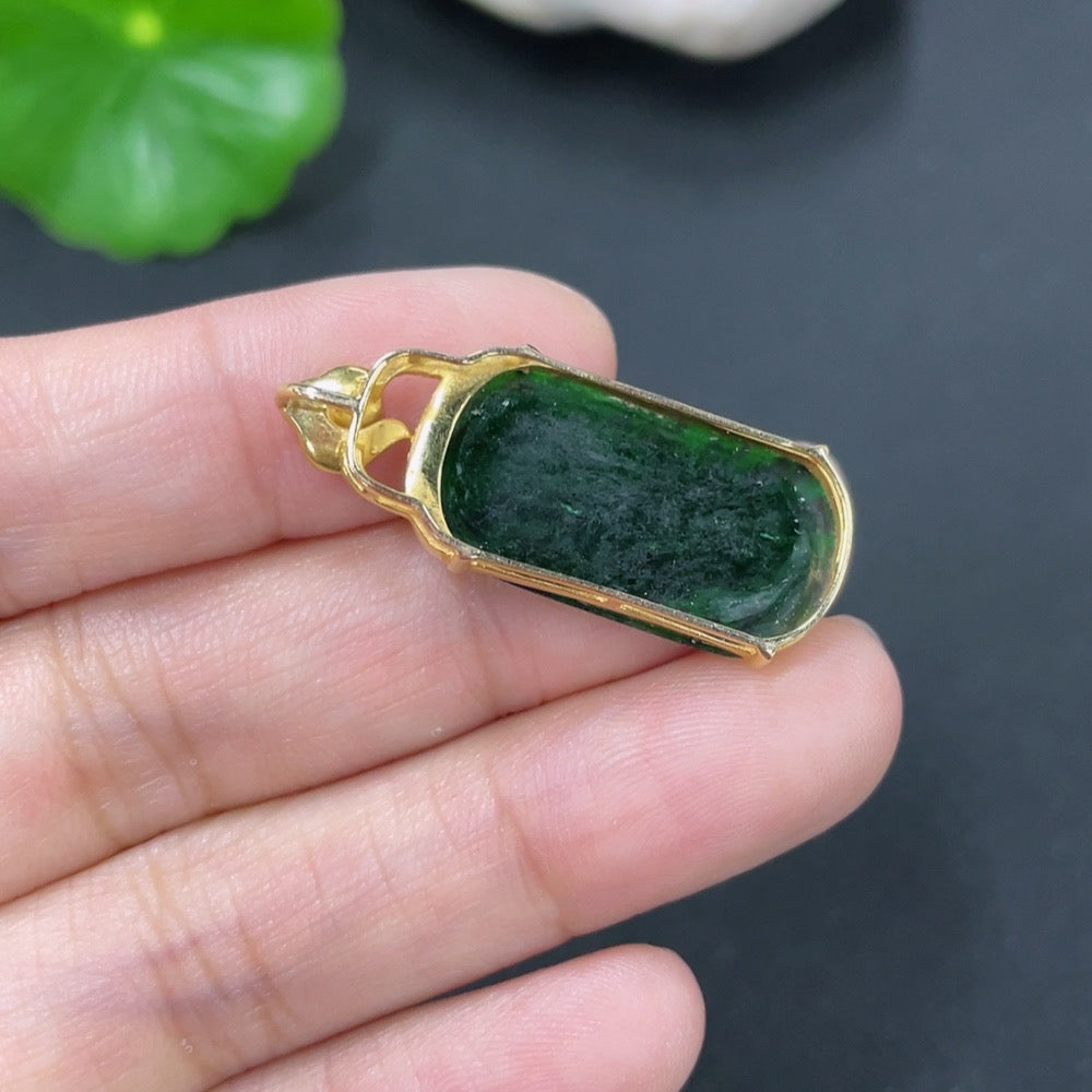 Jadeite Plain Pendant with 18k Gold and Diamond Accents, Total Weight Approximately 2.38g, Contains Other Mineral Components