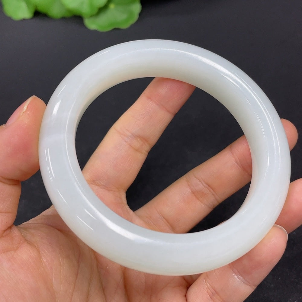 Hetian Jade Round Bangle