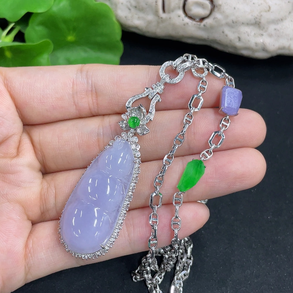 Jadeite Pendant Bean 18k Diamond Accented with Chain Total Weight Approx. 17.5g