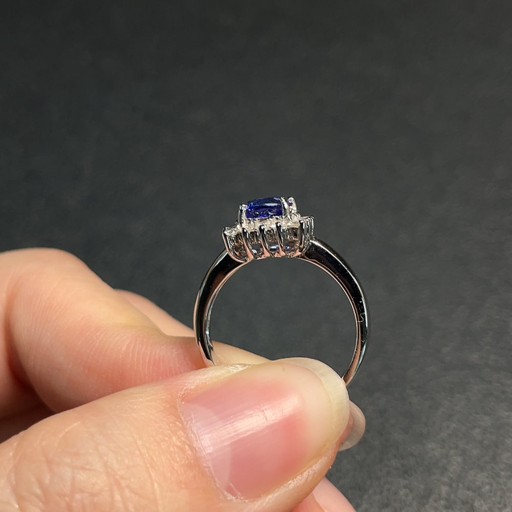 18K Tanzanite Ring with Diamond Accents, Total Weight Approx. 4.26g, Size 11