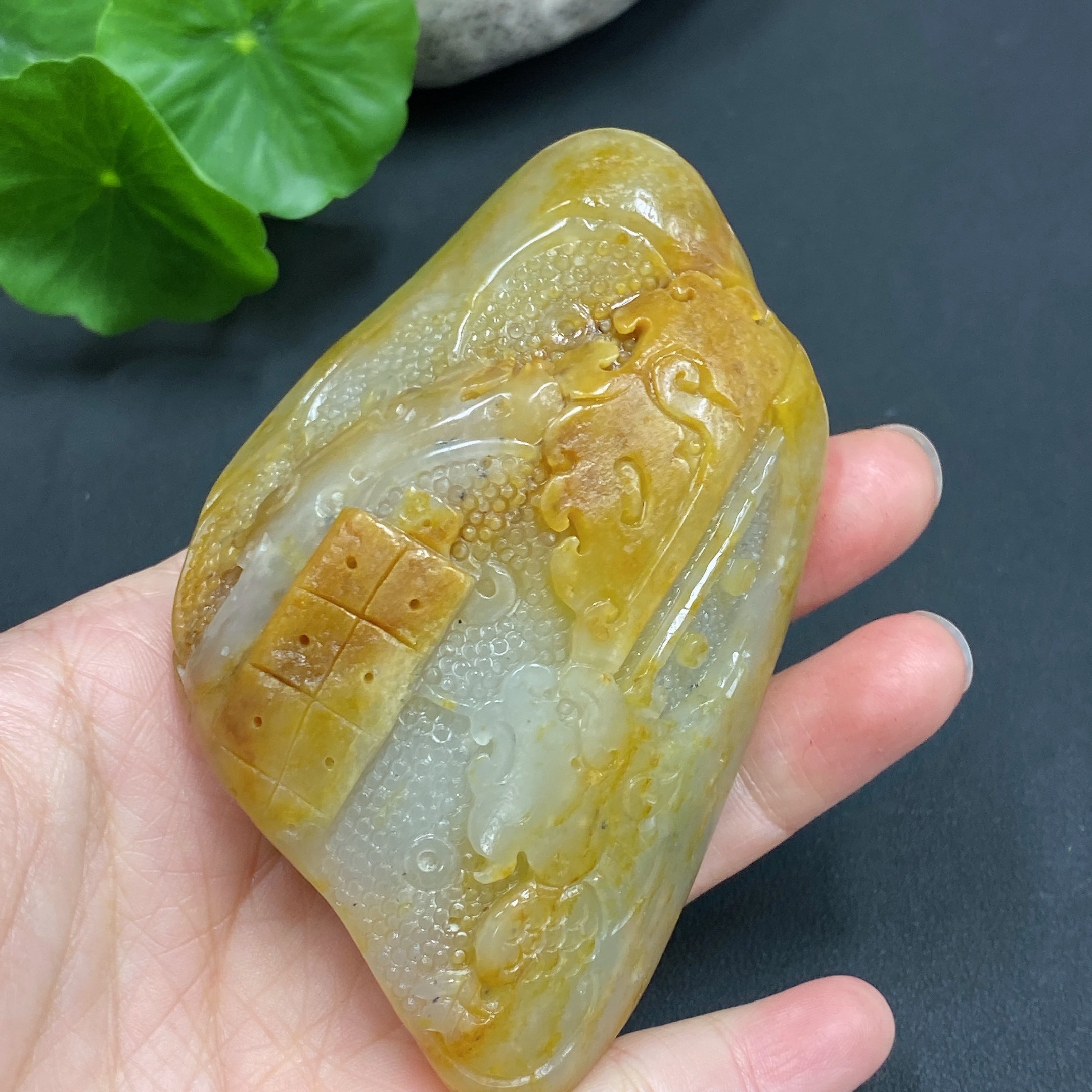 Hetian Jade Handheld Piece - Auspicious Beast, Total Weight Approx. 146.1g, Undetermined Skin Color Origin