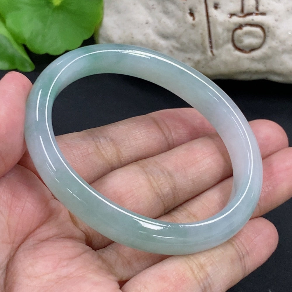 HKHQ Jadeite Concubine Bracelet with size 53.4/44.6, weighing approximately 32.7g, featuring smooth jadeite beads and elegant design.