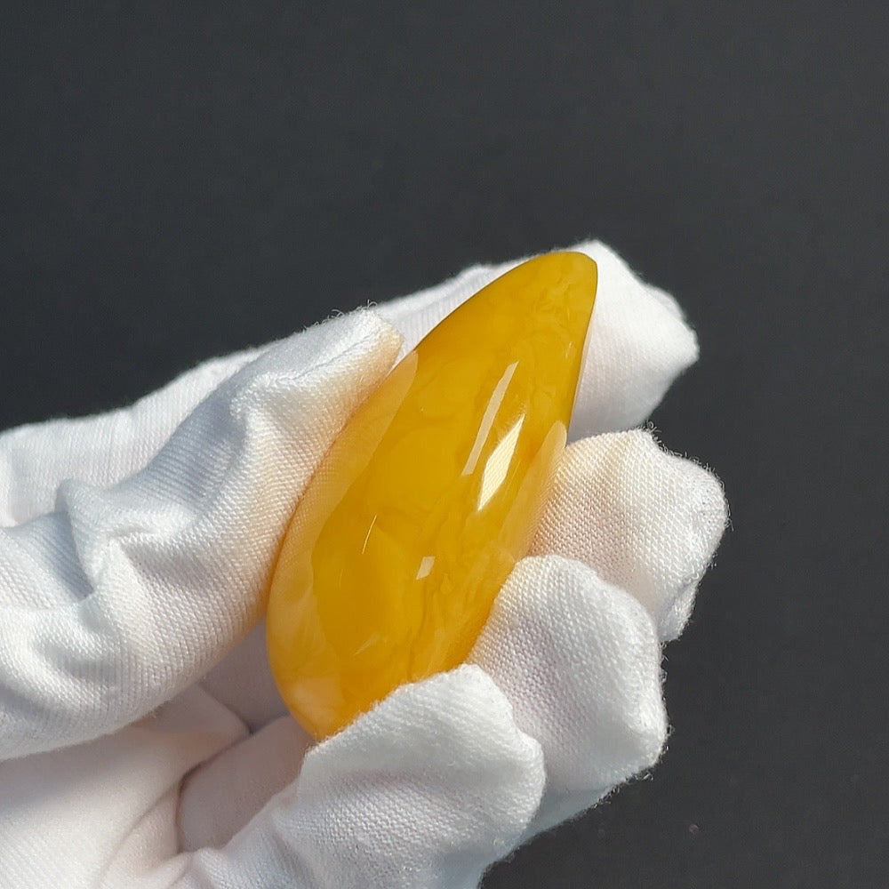 Amber Beeswax Pendant, Total Weight Approx. 19.14g
