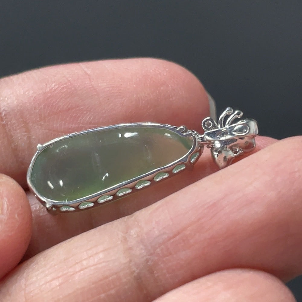 Jadeite Blessing Bean Pendant with 18K Gold and Diamond Accents, Total Weight Approx. 2g