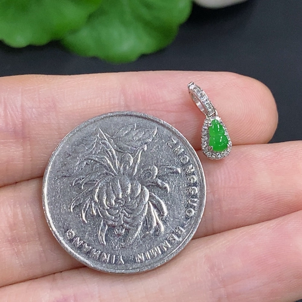 Jadeite Gourd Inlaid Pendant 18k Gold With Diamond Accents
