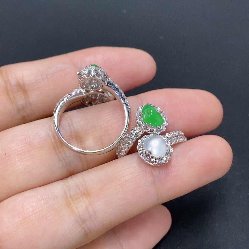 Jadeite inlaid ring lot with 15/14 size, 18K gold, diamond accents, total weight 7.6g, showcasing detailed craftsmanship.