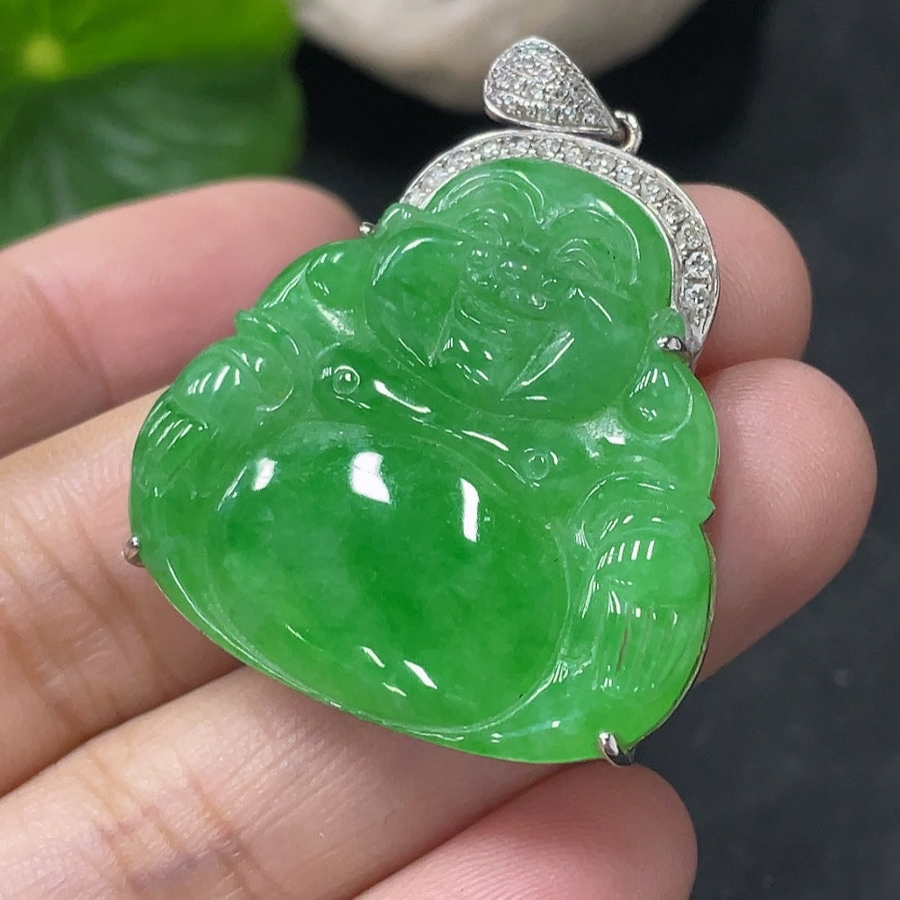 Jadeite Inlaid Buddha Pendant 18k with Diamond Accents, Total Weight Approx. 15.36g