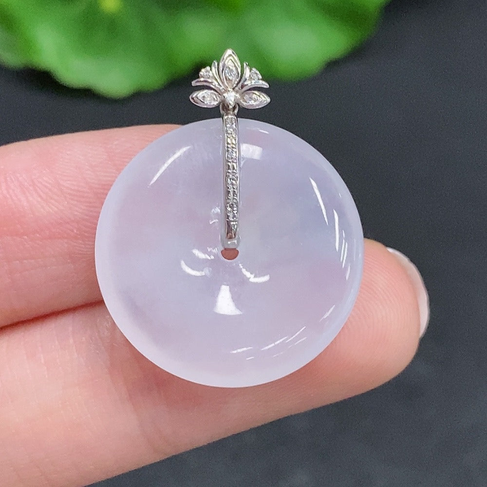 Jadeite Safety Pendant with 18K Gold Clasp, Total Weight Approx. 4.3g, Set with Diamonds