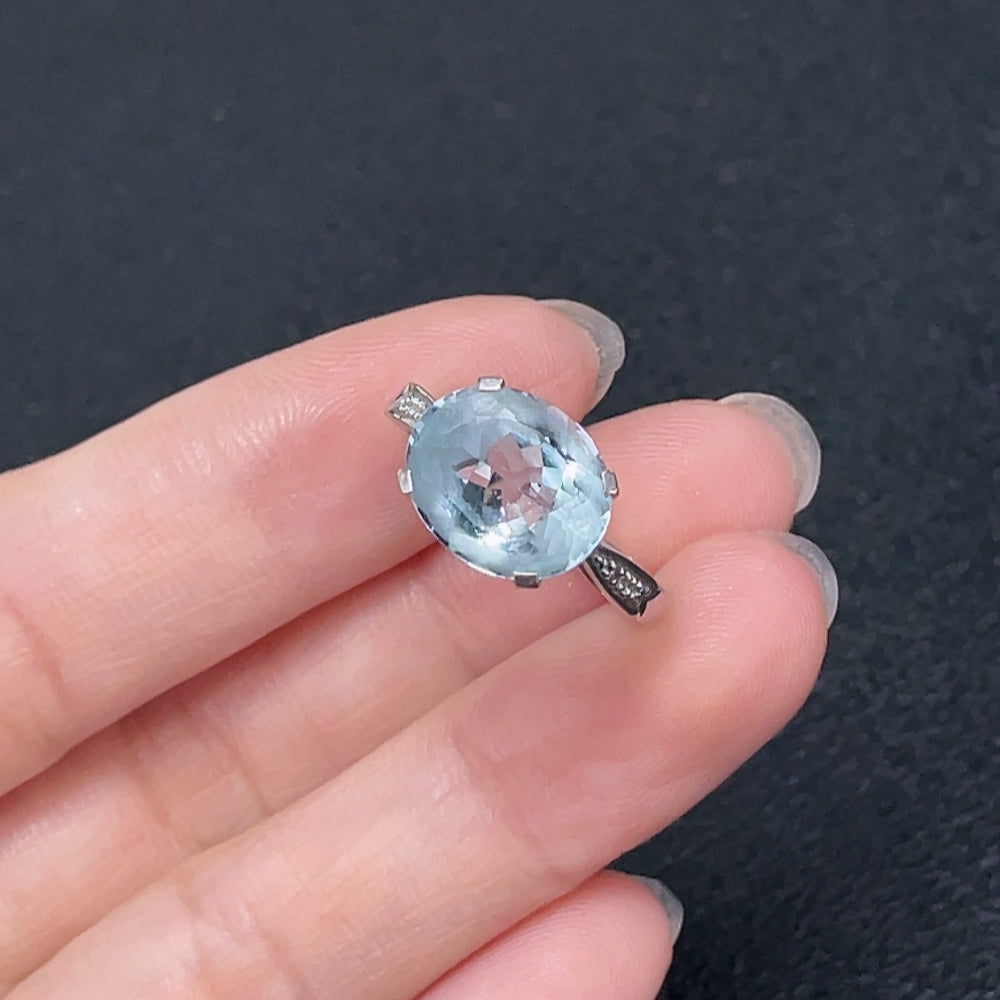 Aquamarine Ring 18k Gold with Diamond Accents