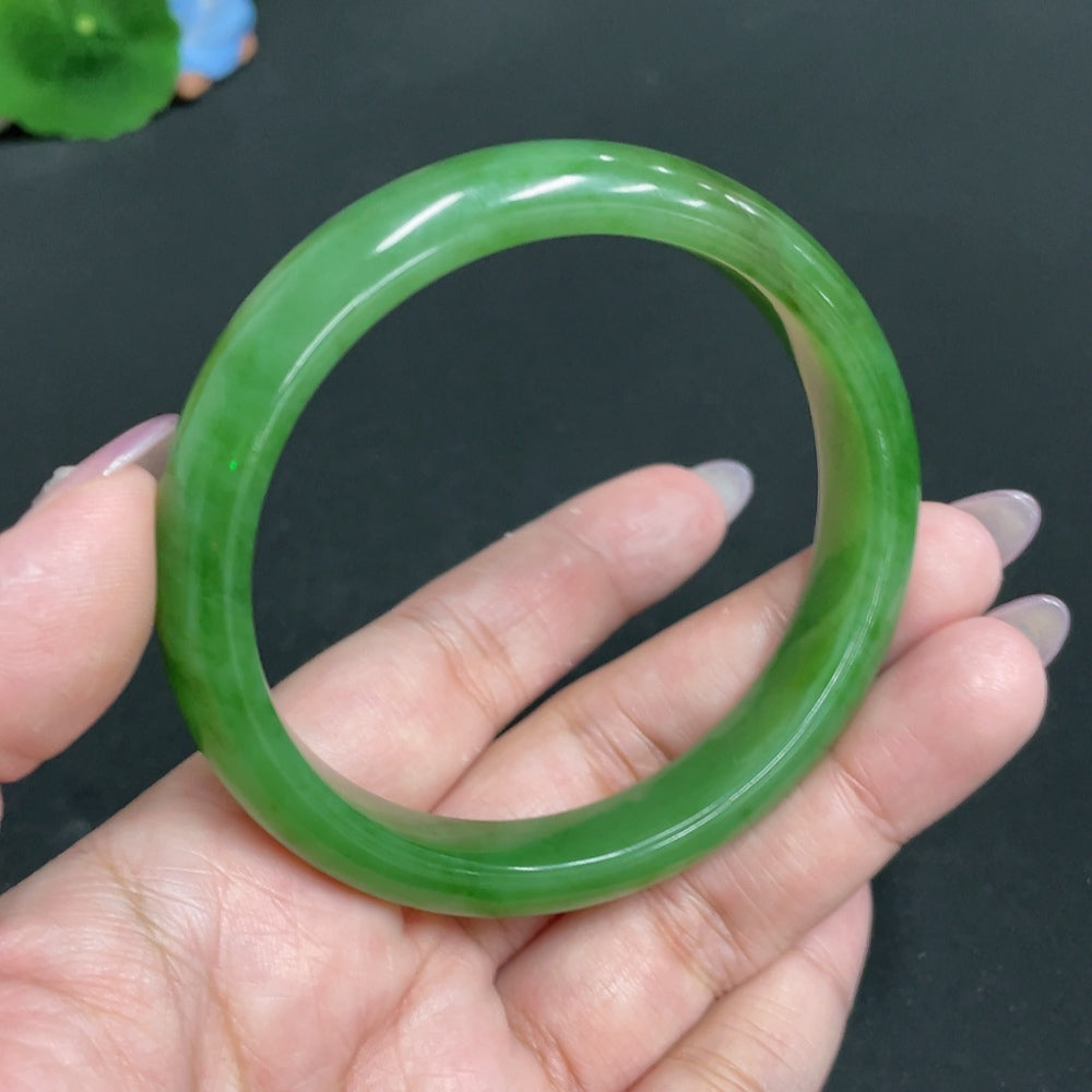 HKHQ Hetian Jade round bracelet, size 59.2, weighing 44.1g, featuring smooth jade beads on a jewelry image.
