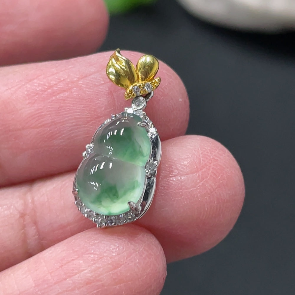 Jadeite Gourd Pendant with 18k Gold and Diamond Accents, Total Weight Approximately 1.45g