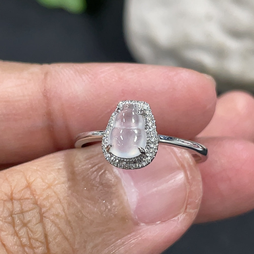 Jadeite gourd inlaid ring with 18k gold and diamond accents, size 13, crafted by HKHQ, weighs approximately 1.29 grams.