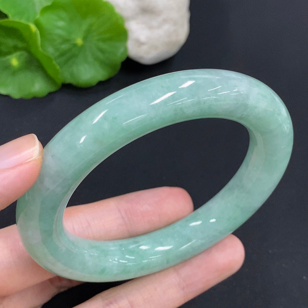Jadeite Round Bangle