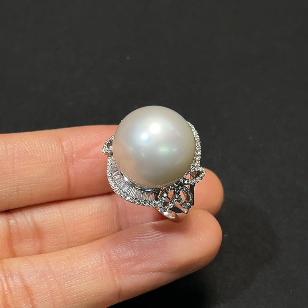 14K gold seawater pearl ring with a 15mm pearl centerpiece, weight 10.17g, size 14.5, by HKHQ, featuring a non-diamond design