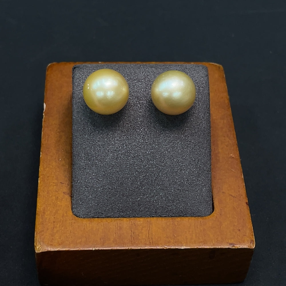 18K Gold Sea Pearl Earrings Approx. 4.56g 11.5mm