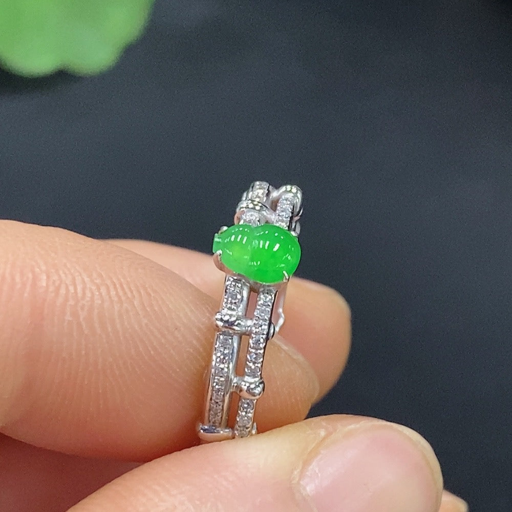Jadeite Inlaid Ring 18k Size 14 Total Weight Approx. 3g