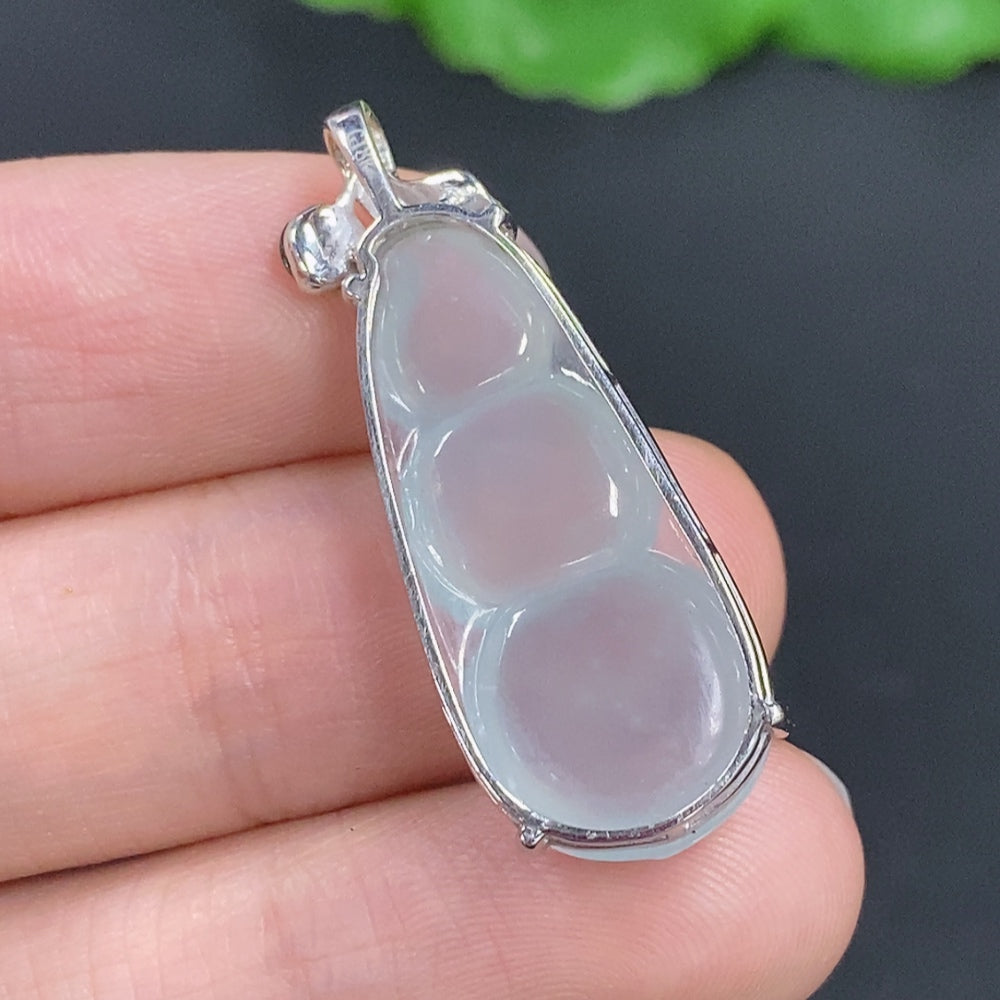 Jadeite Bean Pendant with 9K Gold Setting, Total Weight Approx. 4.1g (Non-Diamond)