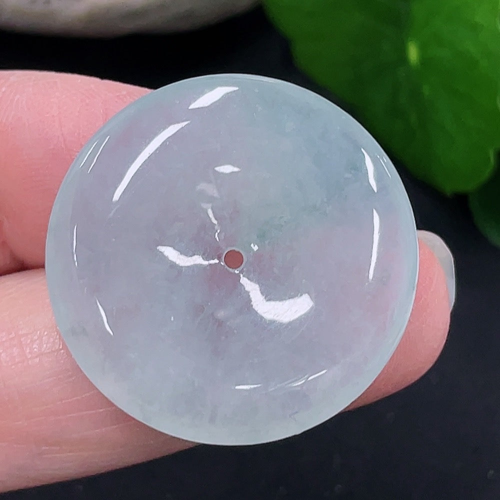 Jadeite Peace Knot Pendant, Total Weight Approximately 8.3 Grams