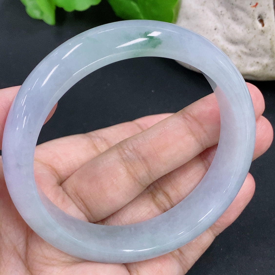 Jadeite round bracelet in green jade, weighs 61.85g, size 58.1, from HKHQ, featuring smooth polished beads.