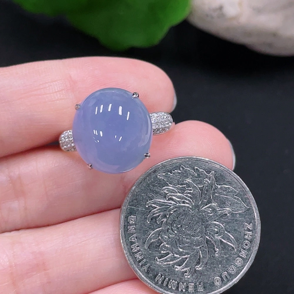 Jadeite Cabochon Ring Set in 18K Gold Size 16 Total Weight Approx. 6.42g