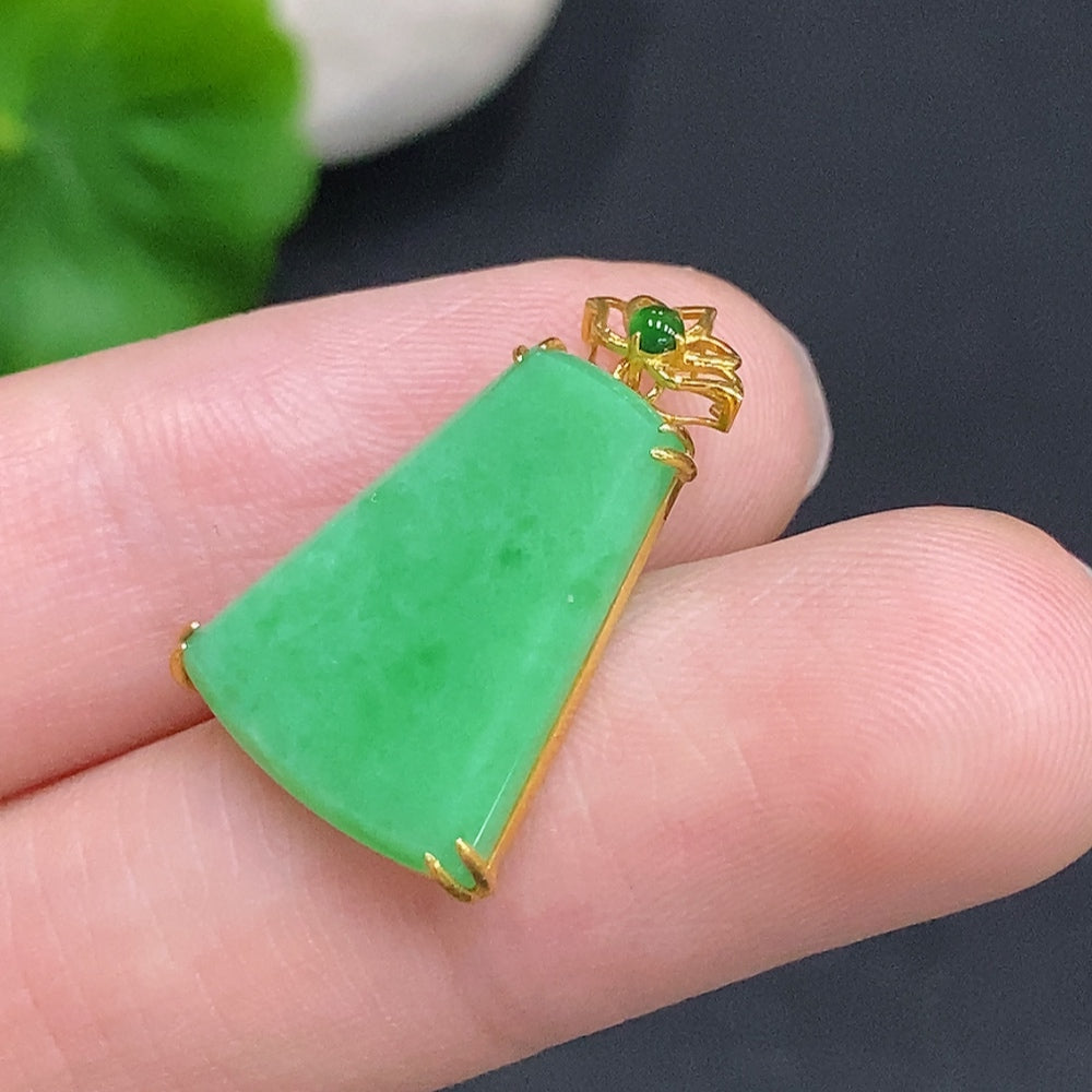 Jadeite Plain Pendant Necklace with 18K Gold, Total Weight Approx. 1.8g
