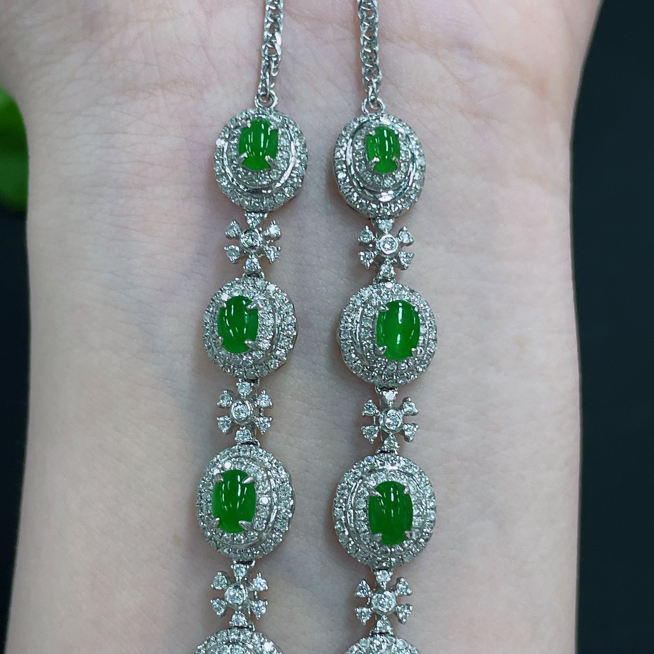 Jadeite Necklace 18k Gold Set with Diamonds Total Weight Approx. 14.95g