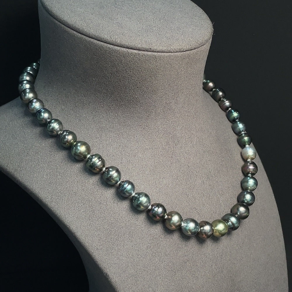 HKHQ seawater pearl strand with 9.7mm pearls, non-gold setting, about 54.96g, natural color, elegant jewelry piece