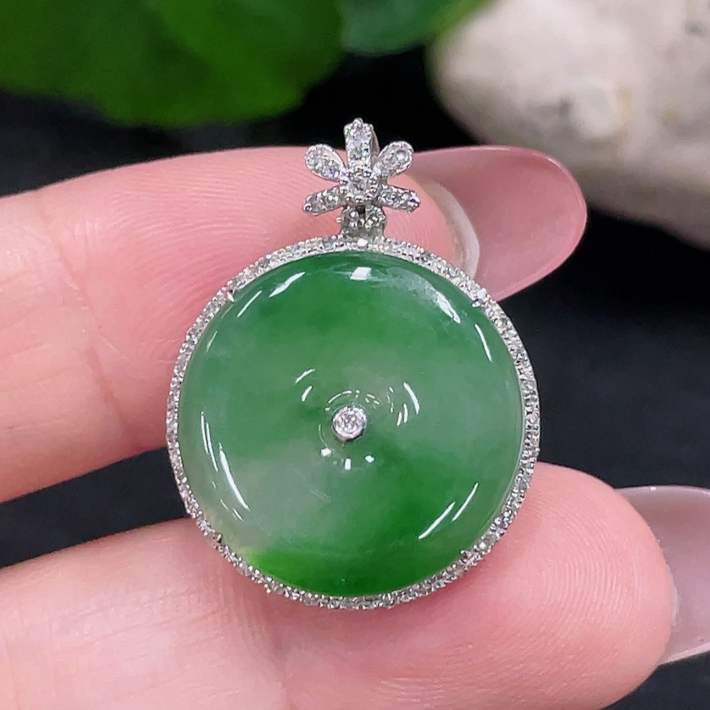 Jadeite Inlaid Pendant 18K Gold Total Weight Approx. 3.7g (with Diamond Accents)