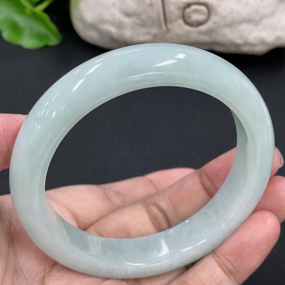 Jadeite Round Bangle, Total Weight Approx. 66.6g, Size 58