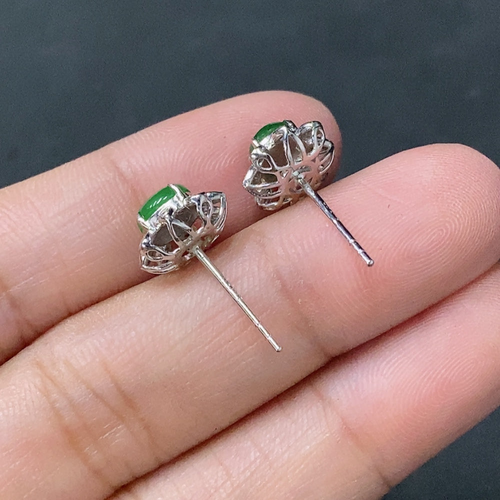 Jadeite cabochon earrings set in 18k gold, total weight approximately 1.7g
