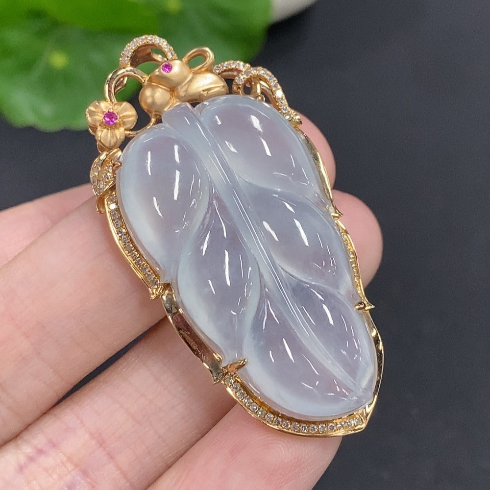 Jadeite Leaf Pendant 18k Gold Total Weight Approx. 13.16g Set with Diamonds (Colorless)