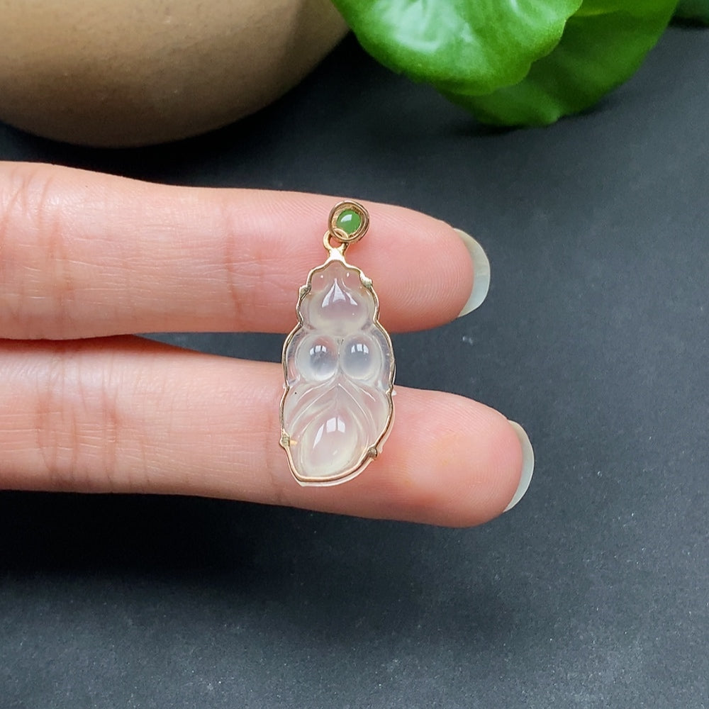 Jadeite inlaid bee pendant on a necklace, crafted in 18K gold, with detailed jadeite inlay, from HKHQ.