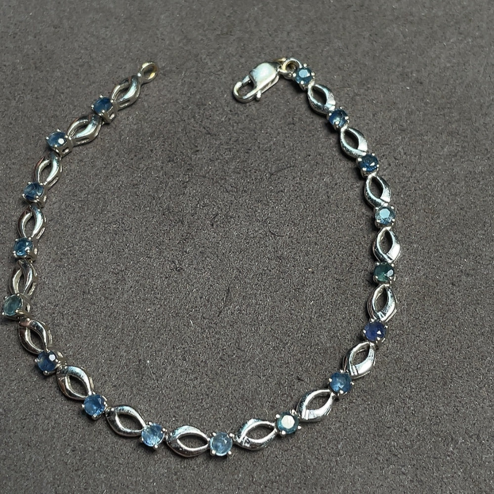 18K Gold Sapphire Bracelet, Total Weight Approx. 5.08g