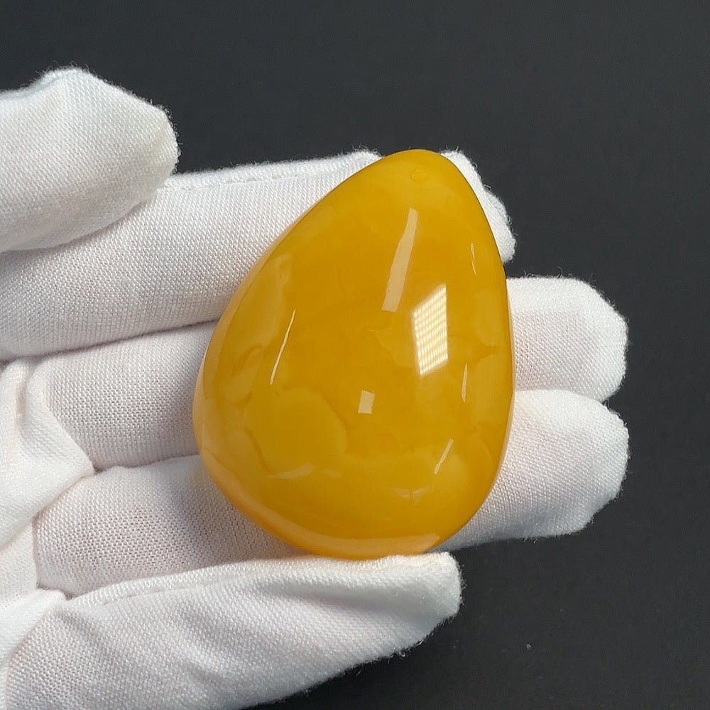 Amber Beeswax Pendant, Total Weight Approx. 19.14g