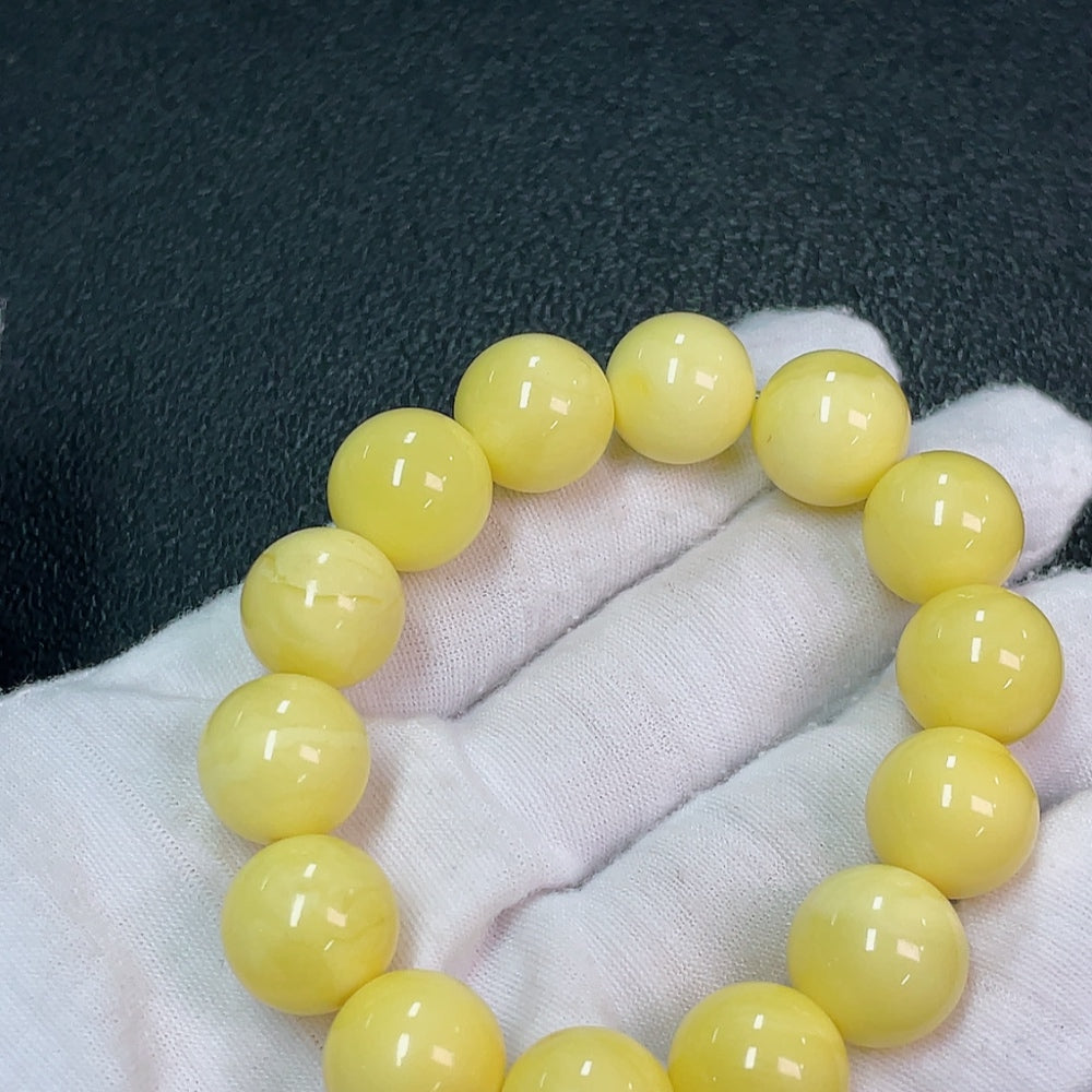 Amber Beeswax Bracelet, Total Weight Approx. 20.18g, Size About 13.3mm