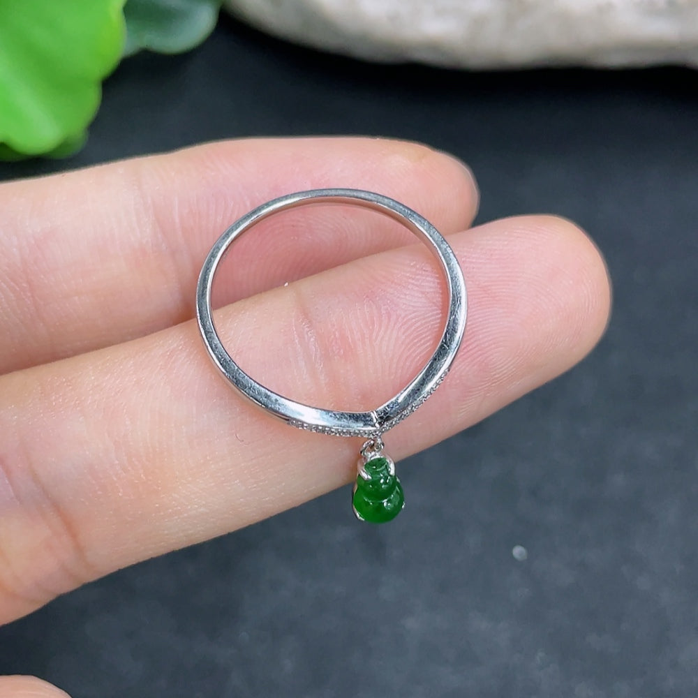 Jadeite Gourd Inlaid Ring 18k With Diamond