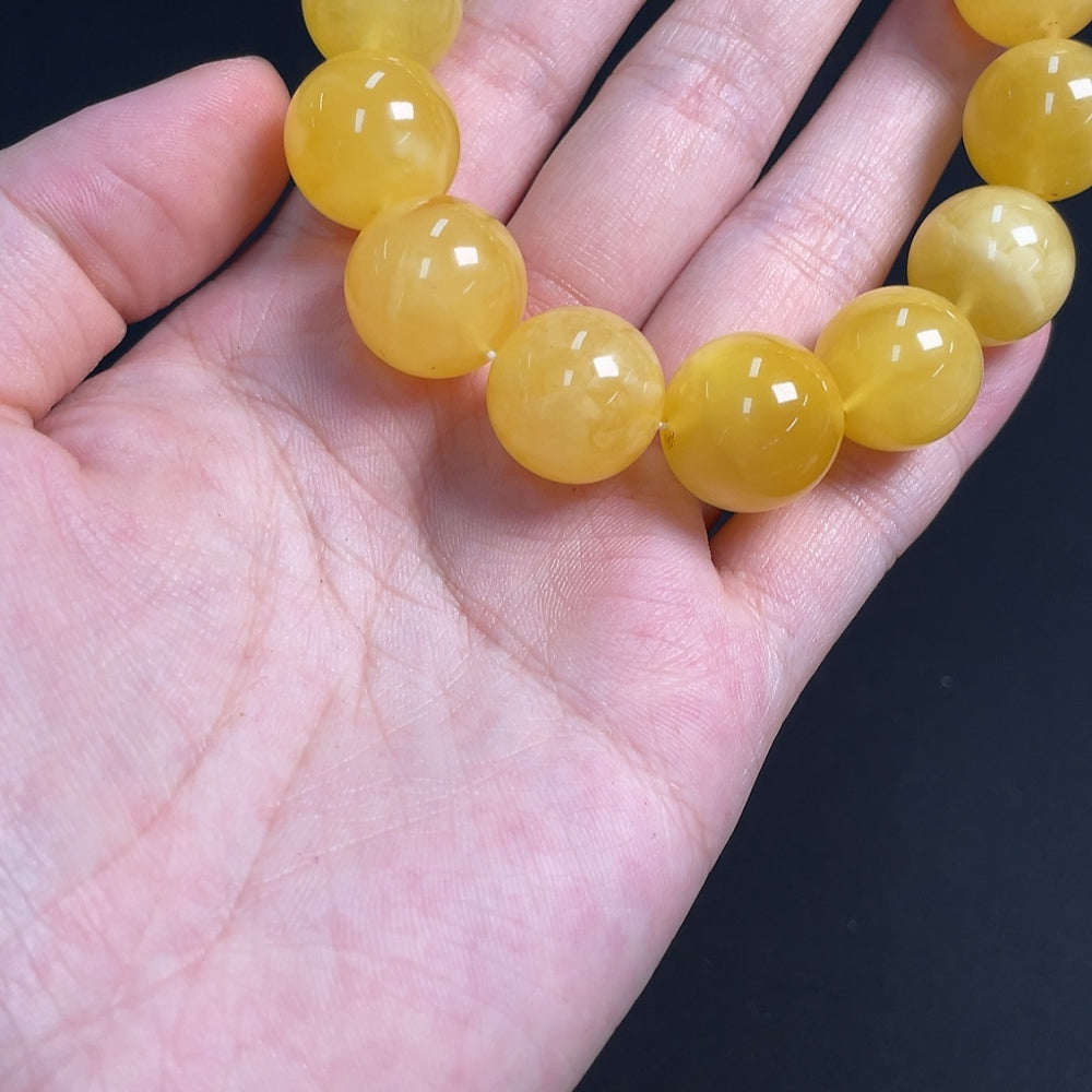 Amber Beeswax Bracelet, Total Weight Approx. 29.21g, Size About 15.5mm