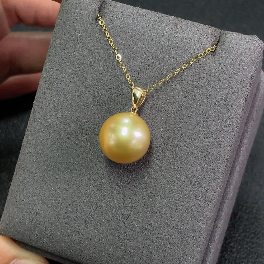 Saltwater Pearl Pendant with 18K Gold Setting, Color Origin Undetermined