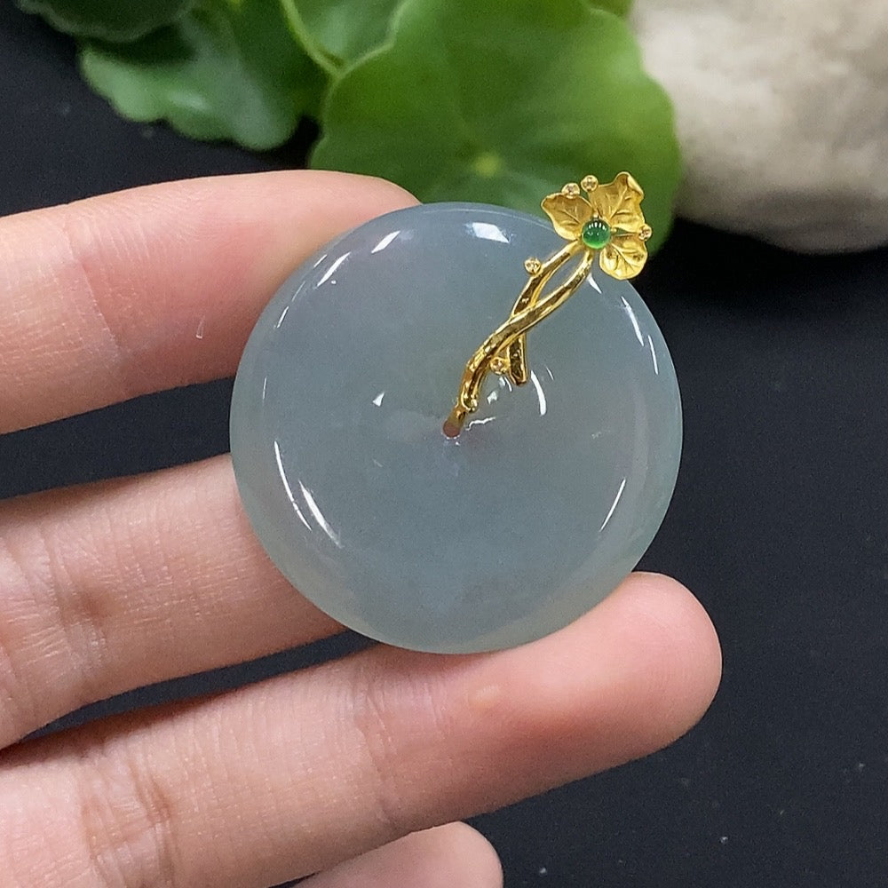 Jadeite Safety Buckle Pendant with 18K Gold and Diamond Accents, Total Weight Approximately 11.4g