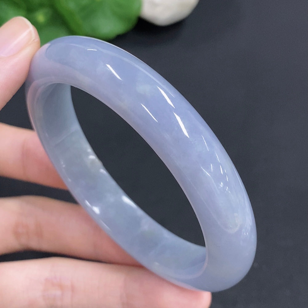 Jadeite round bracelet with a total weight of 55.2g and size 57, featuring smooth jade stones in a polished finish.