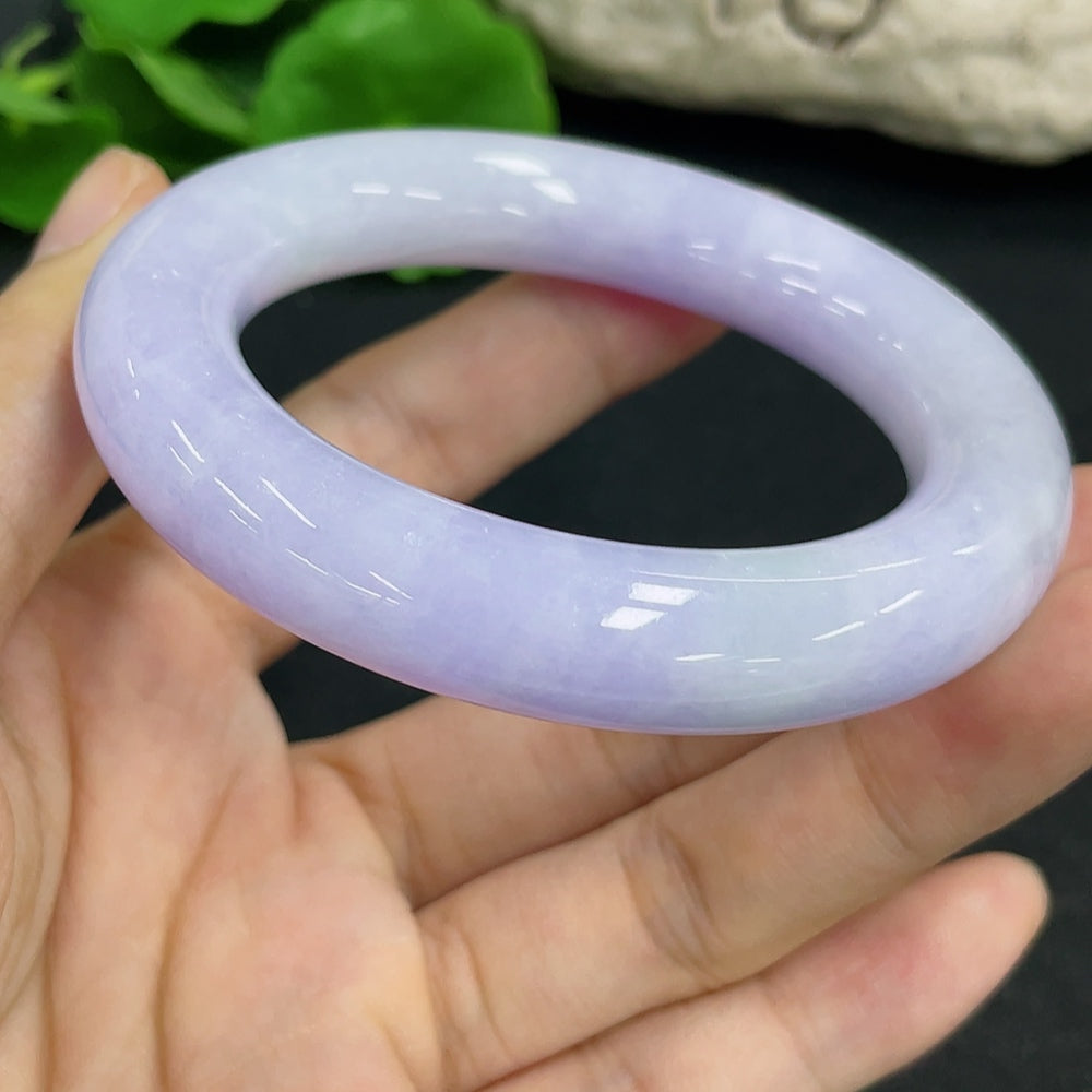 HKHQ jadeite round bangle, size 52.4, with a total weight of approximately 75.76g, showcasing smooth, polished jadeite.